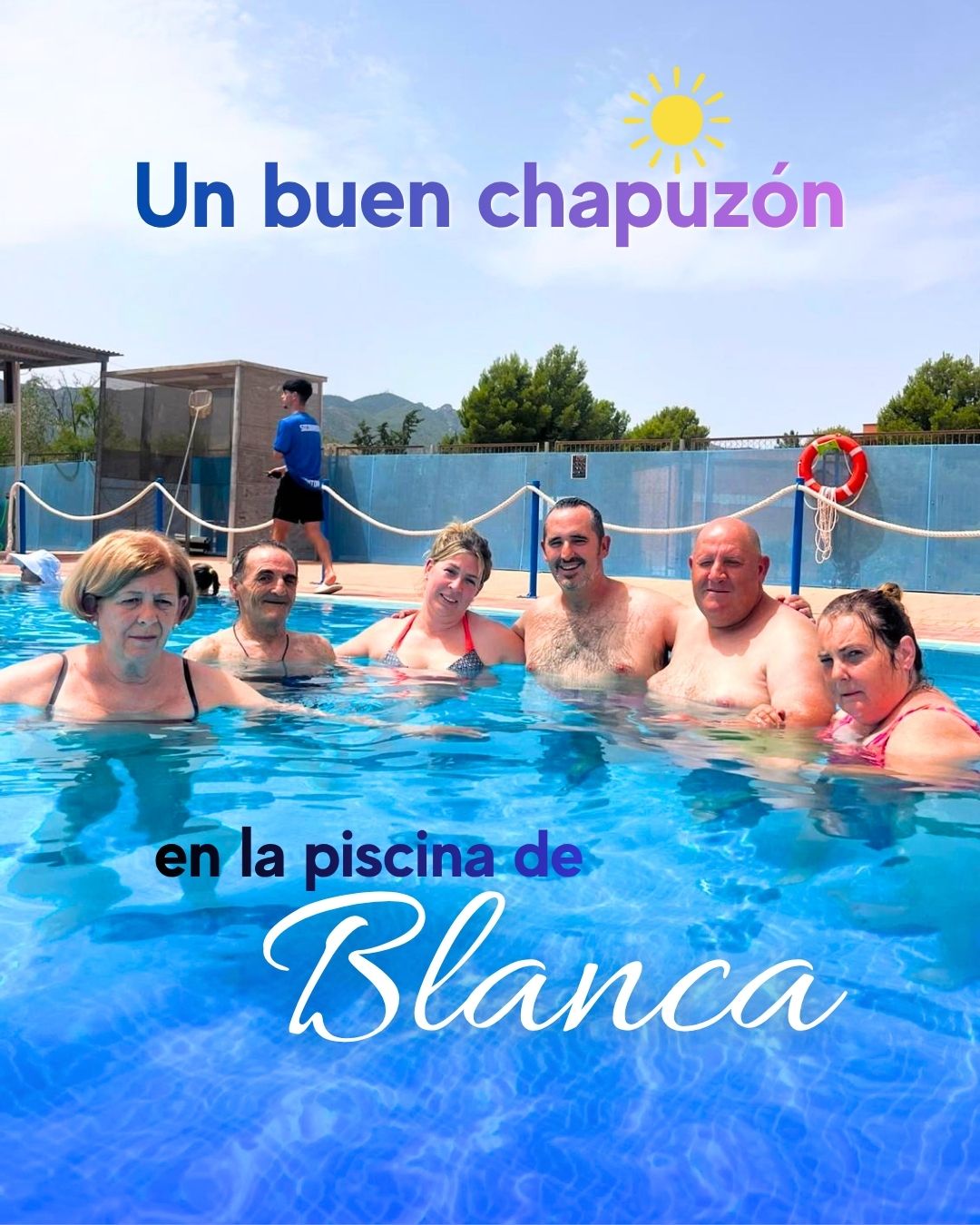 Julio: Un buen chapuzón en la piscina de Blanca